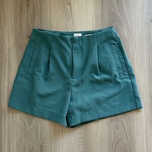 Elegant Green Women's Shorts